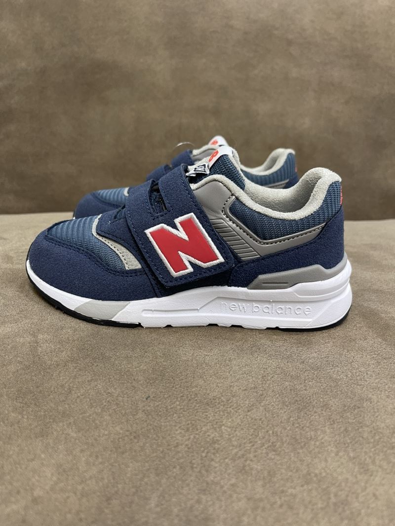 NEW BALANCE SHOES